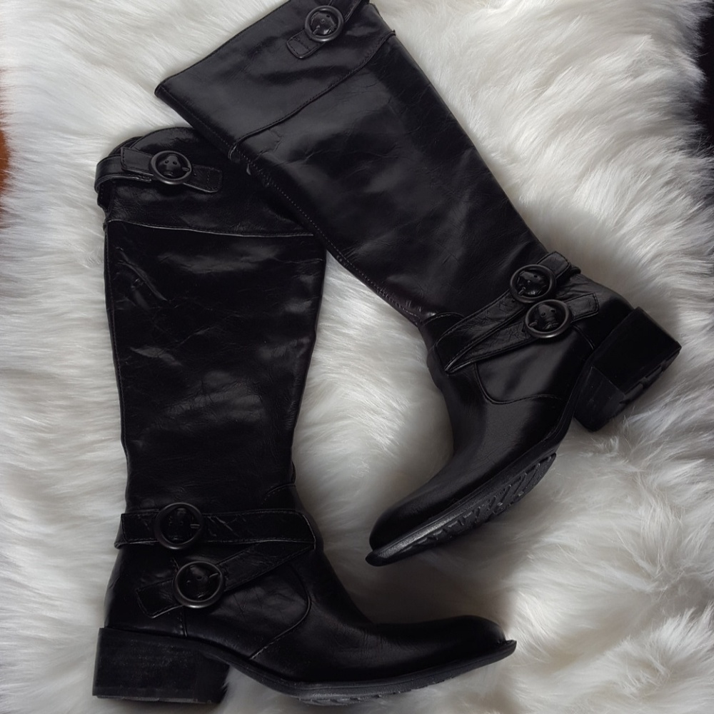 Born Lira black boot